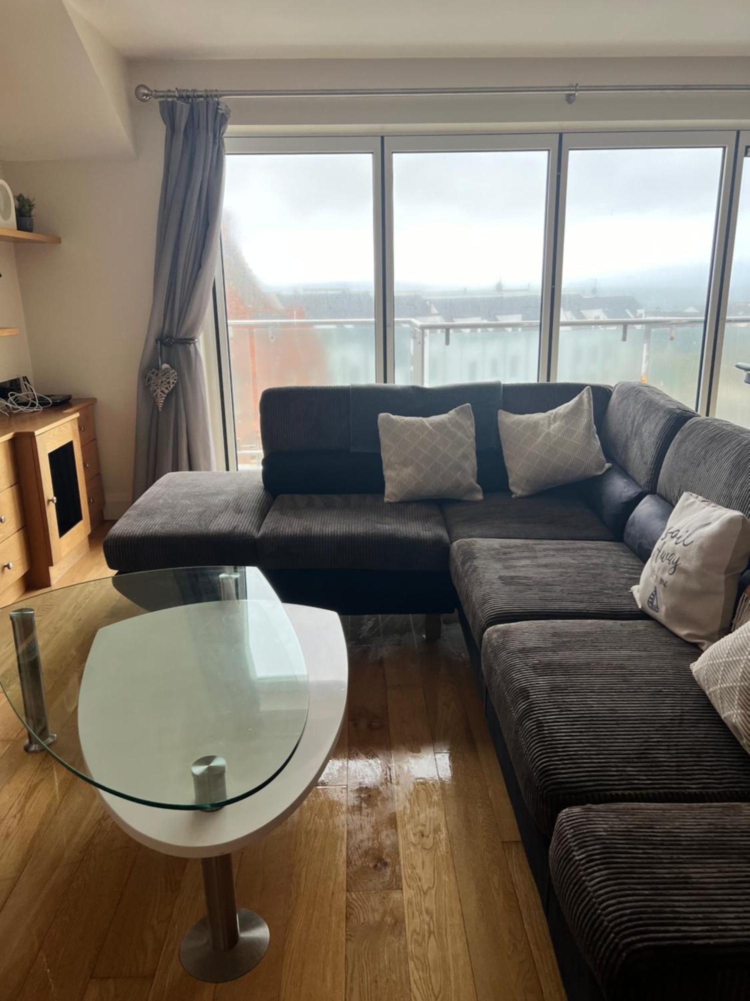 Penthouse Apartment - Town Centre, Sea Views, Secure Parking พอร์ตรัช ภายนอก รูปภาพ