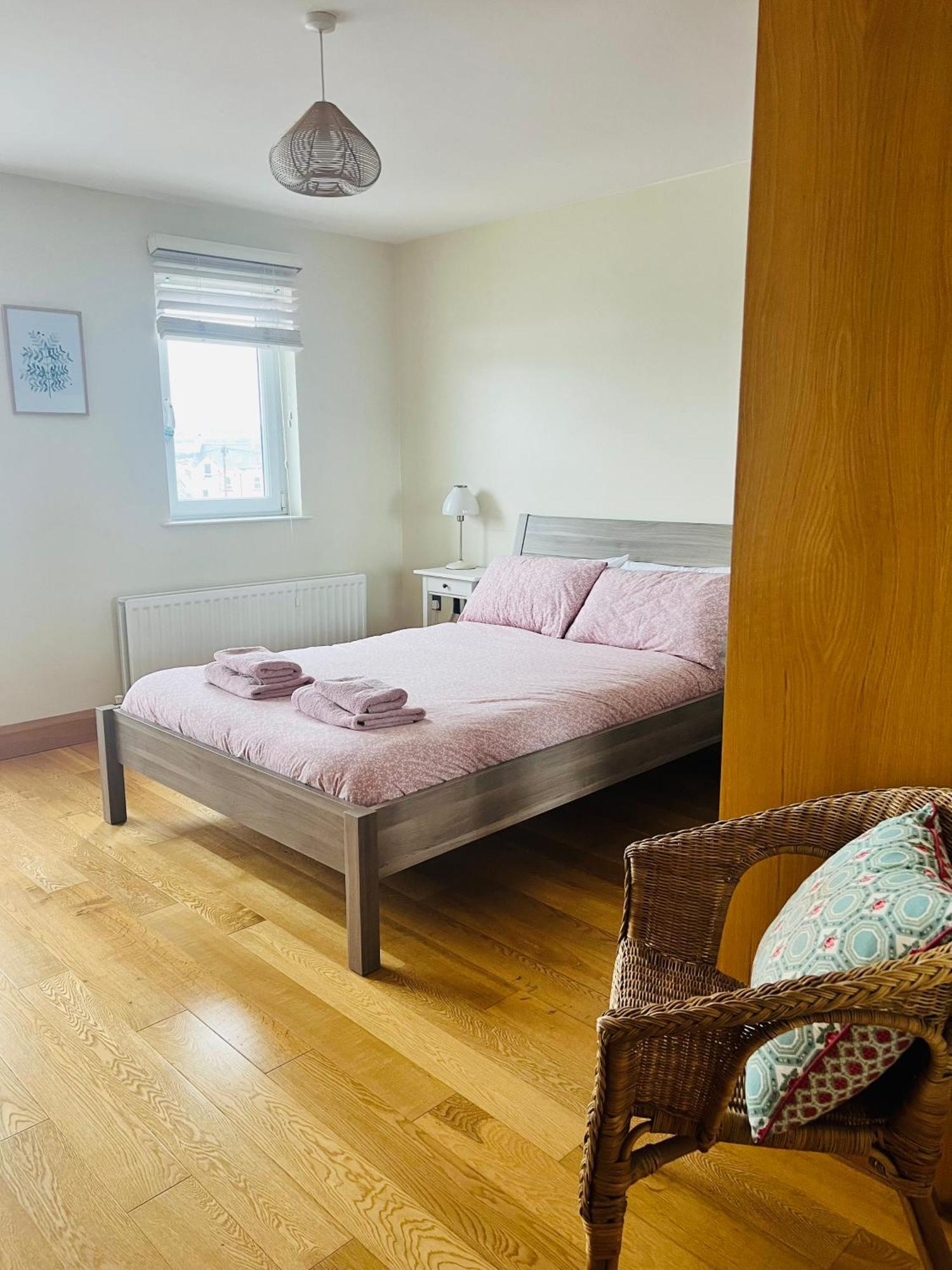 Penthouse Apartment - Town Centre, Sea Views, Secure Parking พอร์ตรัช ภายนอก รูปภาพ